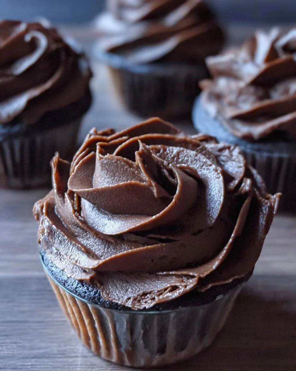 Dark Chocolate Frosting - detail 2