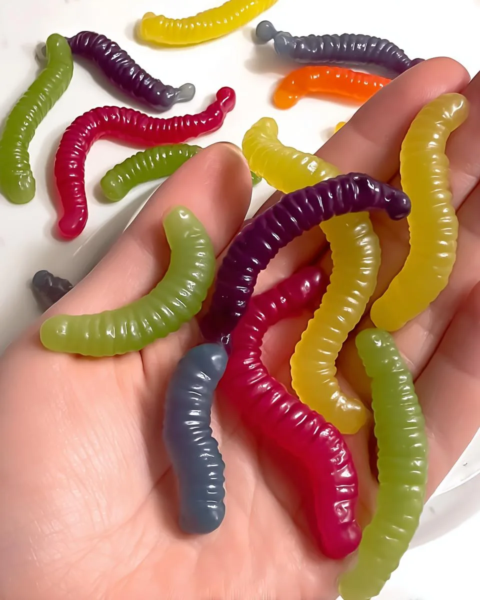 Homemade Gummy Worms - detail 2